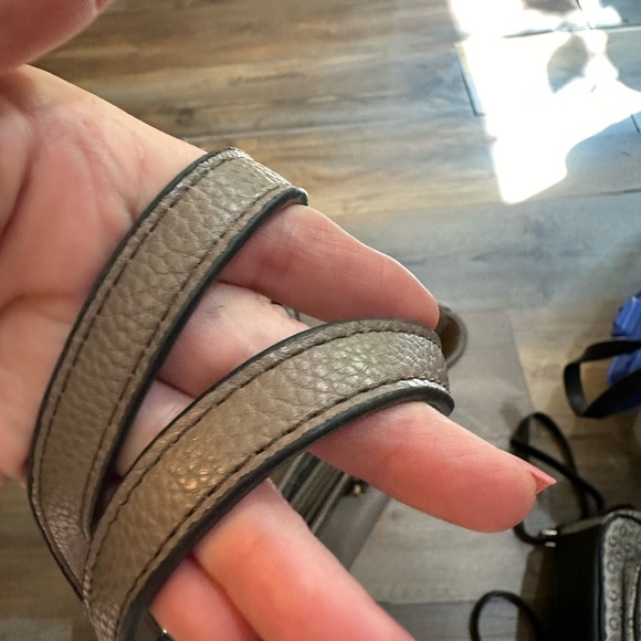 Mathew And Julian vegan leather shoulder bag - Picture 5 of 9